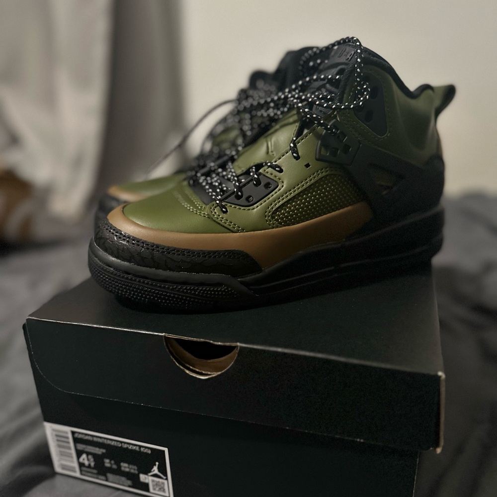 JORDAN WINTERIZED SPIZIKE (GS) - BOYS 4.5Y